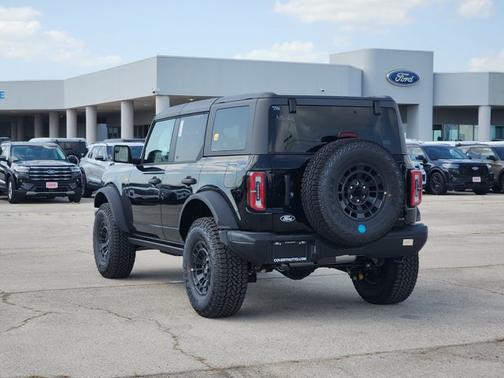 Shadow Black 2026 Ford Bronco Badlands