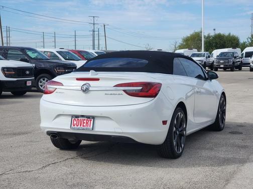 Summit White 2018 Buick Cascada Premium