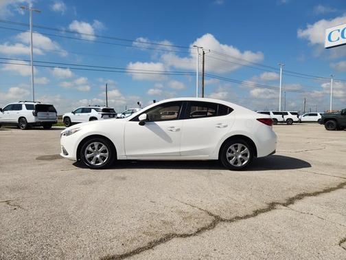 White 2015 Mazda Mazda3 i Sport