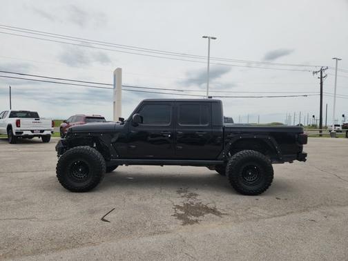 Black Clearcoat 2020 Jeep Gladiator Rubicon