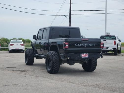 Black Clearcoat 2020 Jeep Gladiator Rubicon