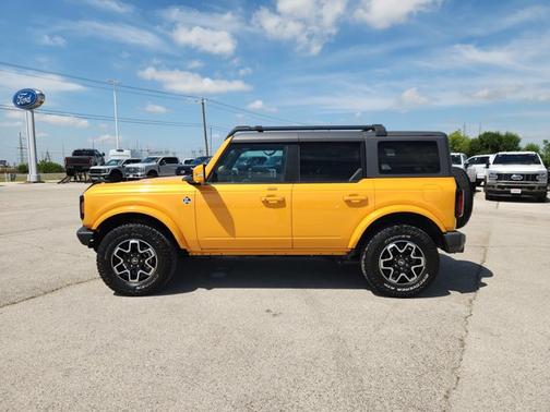 Yellow 2022 Ford Bronco Outer Banks