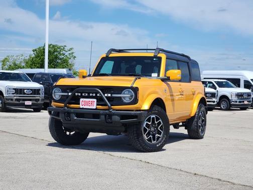 Yellow 2022 Ford Bronco Outer Banks