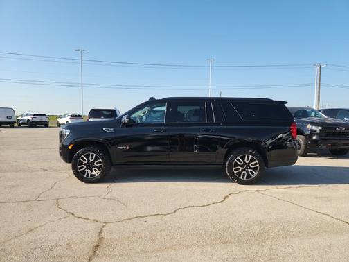 Onyx Black 2021 GMC Yukon XL AT4