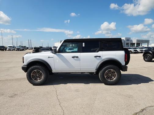 Oxford White 2026 Ford Bronco Big Bend