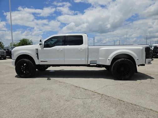 Star White Metallic Tri-Coat 2026 Ford F-350 King Ranch