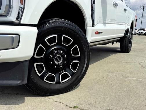 White 2024 Ford F-350 Platinum