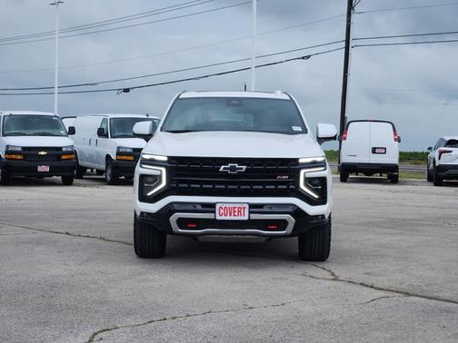 Iridescent Pearl Tricoat 2025 Chevrolet Tahoe Z71