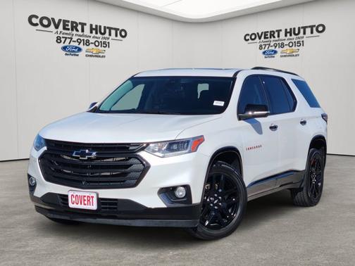 Iridescent Pearl Tricoat 2021 Chevrolet Traverse Premier