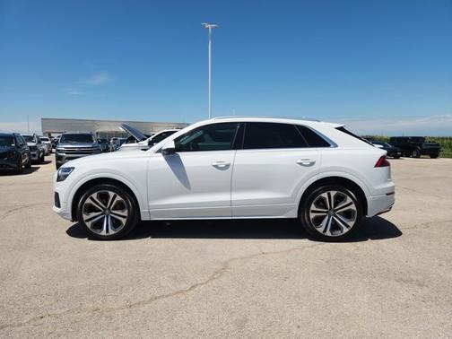 2019 Audi Q8 Premium Plus