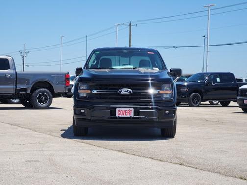 Agate Black Metallic 2026 Ford F-150 XLT
