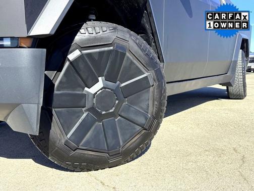 2024 Tesla Cybertruck 
