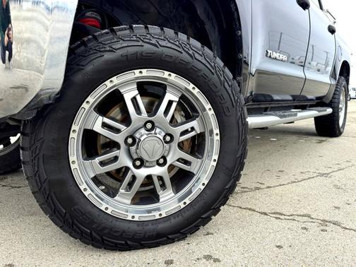 2017 Toyota Tundra SR5