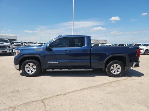 Pacific Blue Metallic 2022 GMC Sierra 1500 Limited SLE