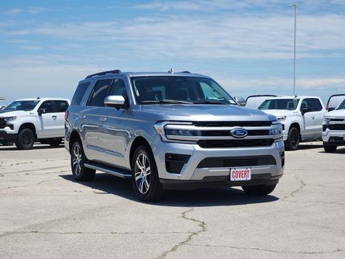 Silver 2022 Ford Expedition XLT