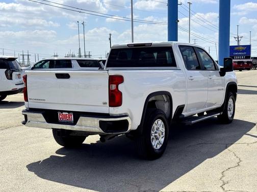 Summit White 2022 Chevrolet Silverado 2500 LT