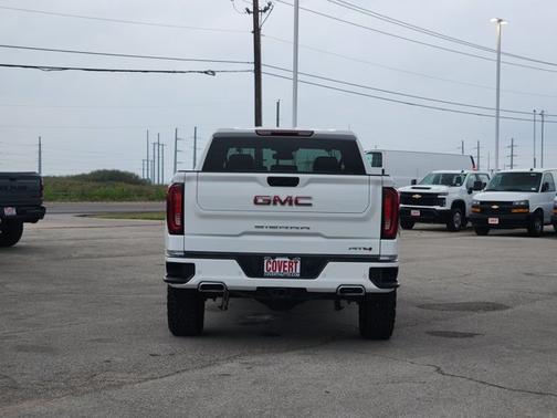 Summit White 2025 GMC Sierra 1500 AT4