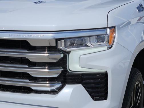 Polar White Tricoat 2026 Chevrolet Silverado 1500 High Country