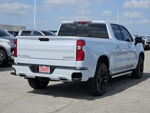 Polar White Tricoat 2026 Chevrolet Silverado 1500 High Country