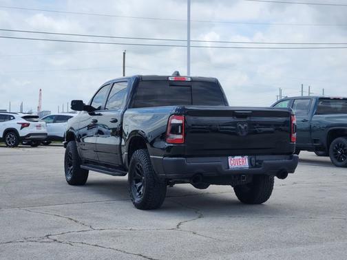 Diamond Black Crystal Pearlcoat 2022 RAM 1500 Big Horn