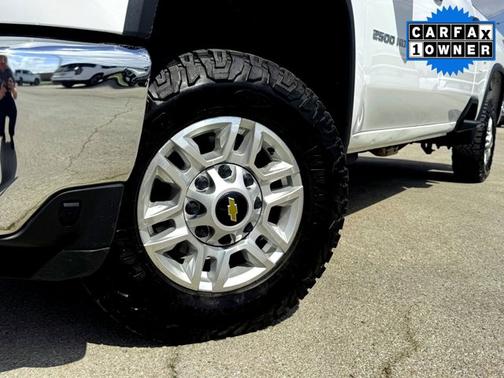 Summit White 2022 Chevrolet Silverado 2500 Work Truck