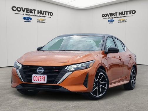 Monarch Orange Metallic/Super Black 2025 Nissan Sentra SR