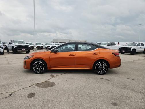 Monarch Orange Metallic/Super Black 2025 Nissan Sentra SR