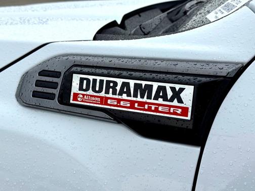 Summit White 2025 GMC Sierra 2500 AT4