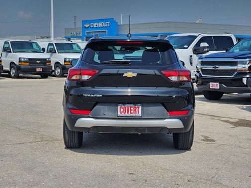 Mosaic Black Metallic 2025 Chevrolet Trailblazer LT