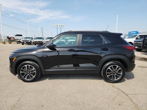 Mosaic Black Metallic 2025 Chevrolet Trailblazer LT