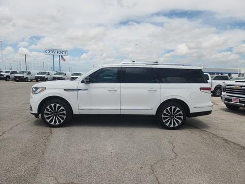 2023 Lincoln Navigator L Reserve