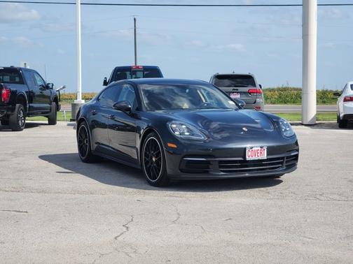 2018 Porsche Panamera 4