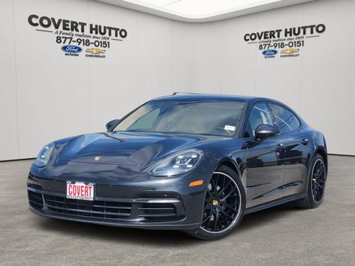 2018 Porsche Panamera 4