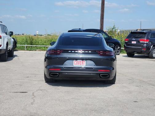 2018 Porsche Panamera 4