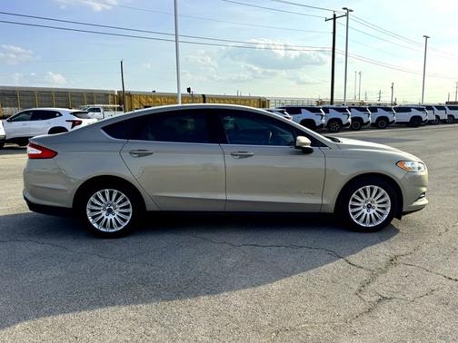 2016 Ford Fusion S Hybrid