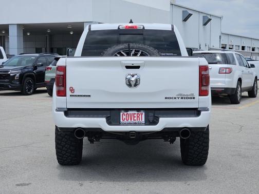 Bright White Clearcoat 2023 RAM 1500 Big Horn