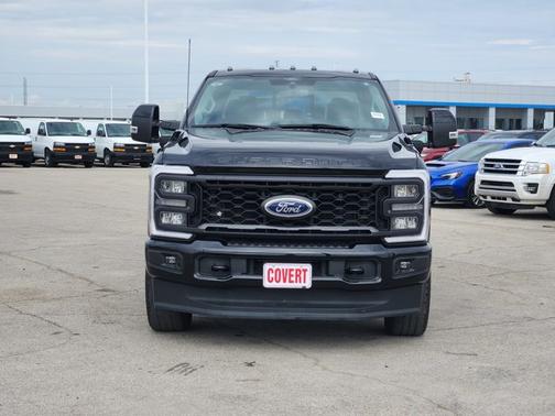 Black 2024 Ford F-250 LARIAT
