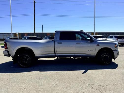Billet Silver Metallic Clearcoat 2024 RAM 3500 Laramie