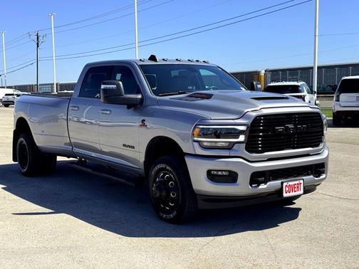 Billet Silver Metallic Clearcoat 2024 RAM 3500 Laramie