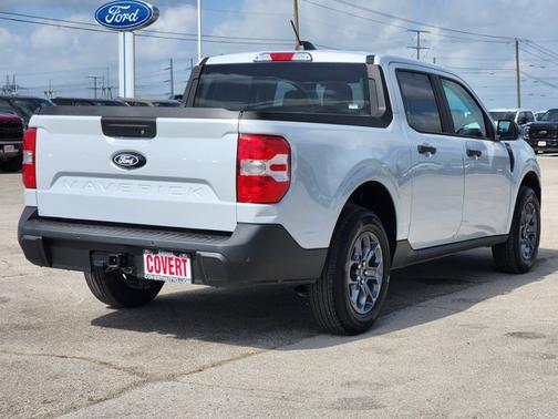 Space White Metallic 2026 Ford Maverick XLT