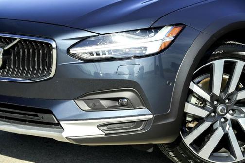 2023 Volvo V90 Cross Country Ultimate