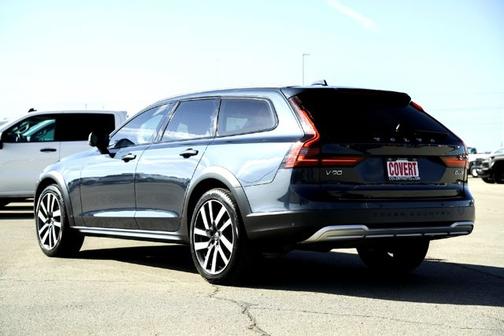 2023 Volvo V90 Cross Country Ultimate