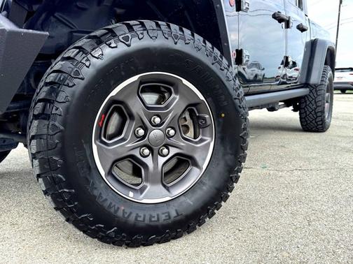 Black Clearcoat 2020 Jeep Gladiator Rubicon