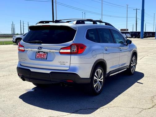 Ice Silver Metallic 2019 Subaru Ascent Limited 8-Passenger
