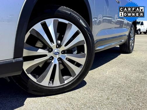 Ice Silver Metallic 2019 Subaru Ascent Limited 8-Passenger