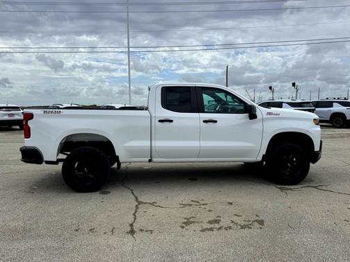 Summit White 2019 Chevrolet Silverado 1500 Custom Trail Boss