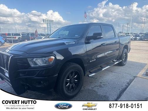 Diamond Black Crystal Pearlcoat 2020 RAM 1500 Big Horn