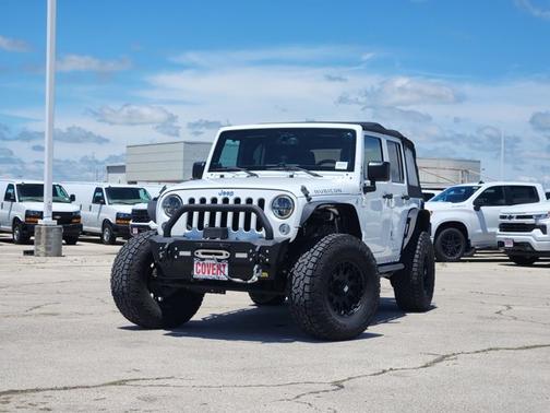 Bright White Clearcoat 2014 Jeep Wrangler Unlimited Rubicon
