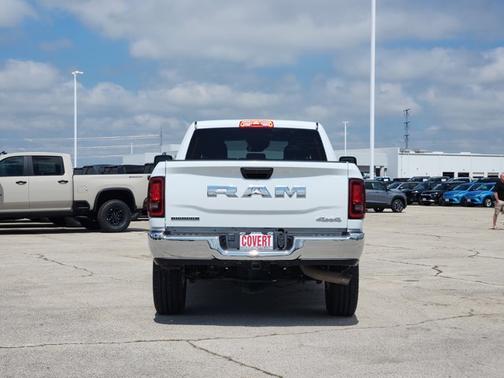 Bright White Clearcoat 2025 RAM 2500 Big Horn