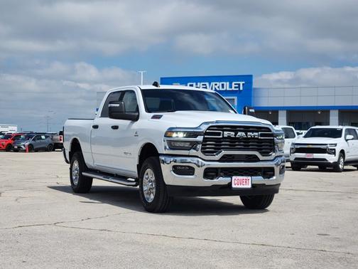 Bright White Clearcoat 2025 RAM 2500 Big Horn